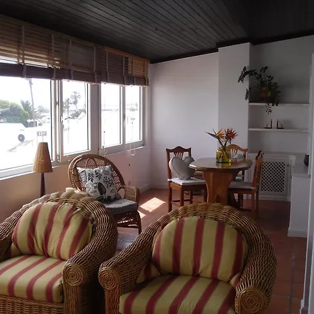 Casa Chela & Hijos アレシフェ